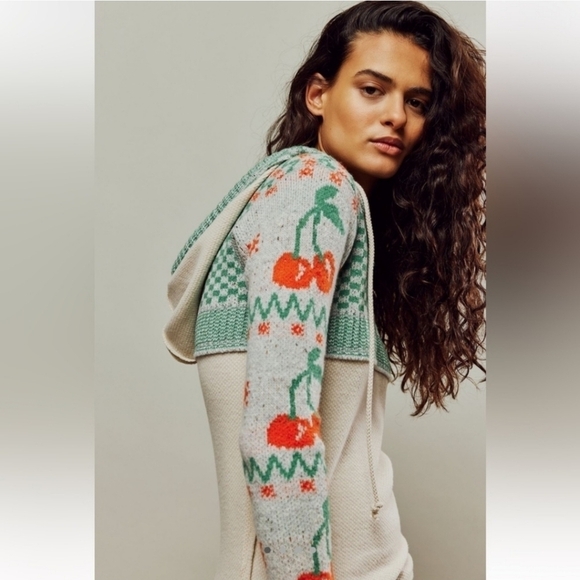 New Free People We The Free Cherry Cola Swit Cuff Oatmeal Combo Hoodie NWOT XS - Picture 4 of 10
